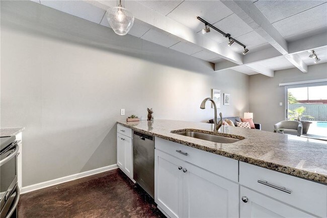 Building Photo - 2308 Enfield Rd