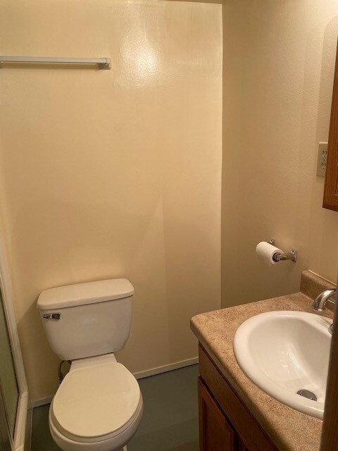 2nd bath - 475 Park St