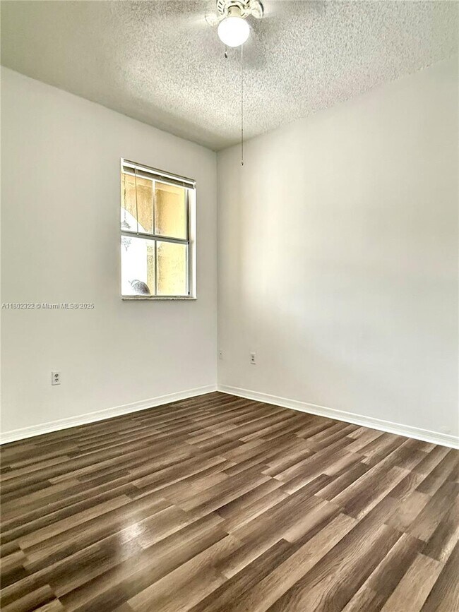 Building Photo - 947 NE 42nd Terrace