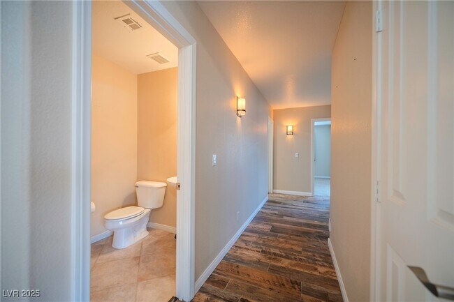 Building Photo - 921 San Bruno Ave