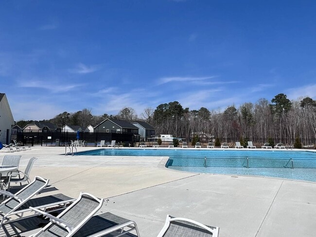 Building Photo - 1988 Rosedale Rdg Ave