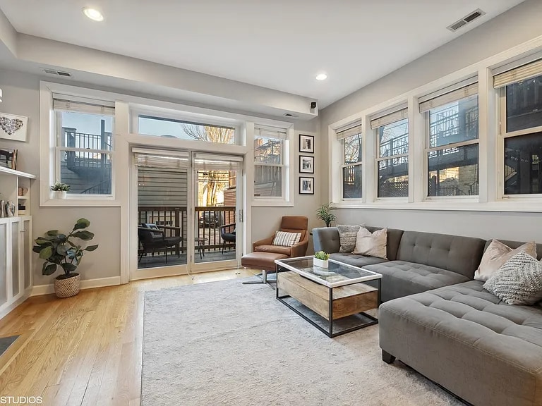 Building Photo - 1937 N Dayton St