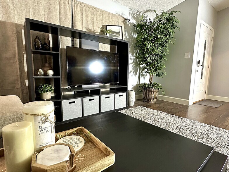 Building Photo - 5015 Ashmeade Rd