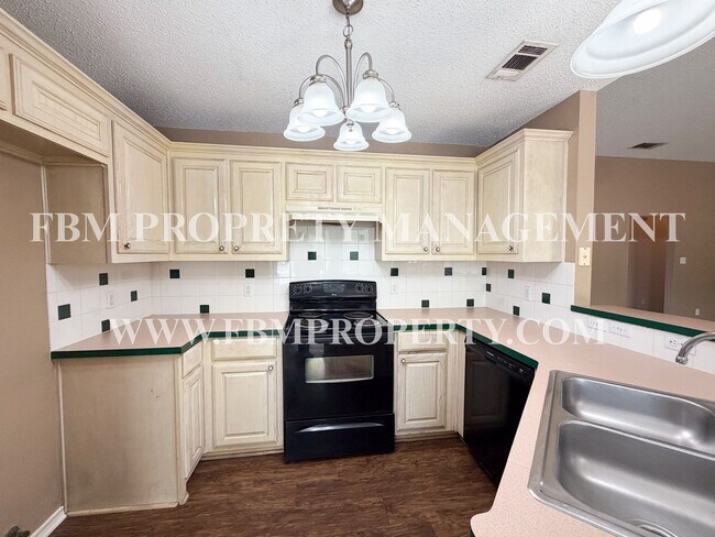 Building Photo - 1000 Short Line Blvd