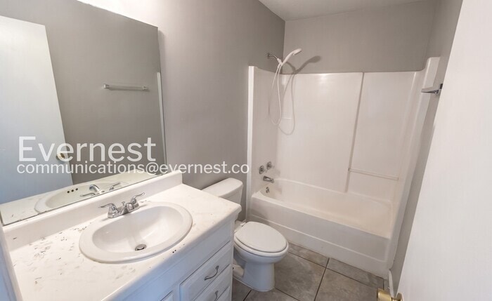 Building Photo - 5114 Linbar Dr