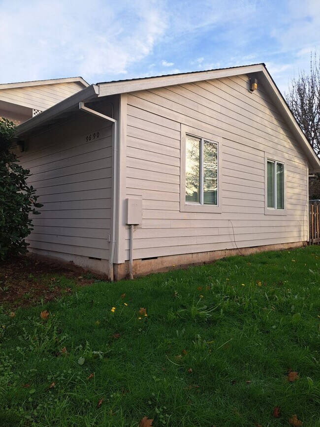 Building Photo - AR6290