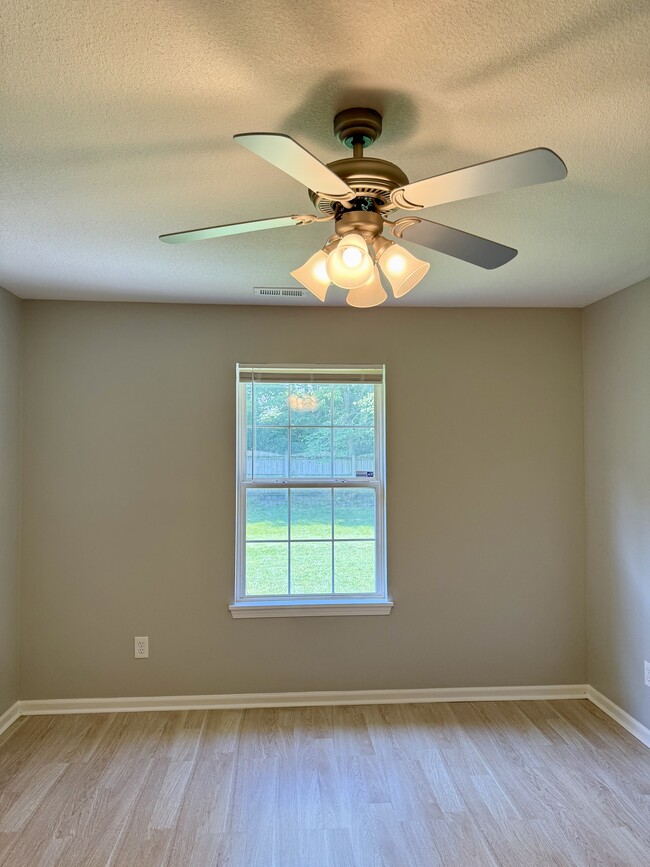 Building Photo - 6065 Woodmill Dr
