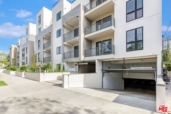 Building Photo - 5320 Cartwright Ave