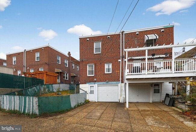 Building Photo - 9050 Convent Ave