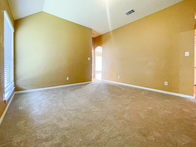 Building Photo - 10113 Condor Loop