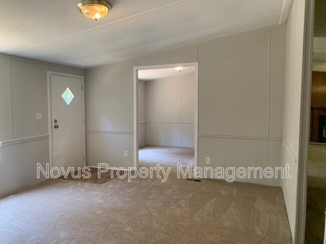 Building Photo - 221 Oakleigh Dr