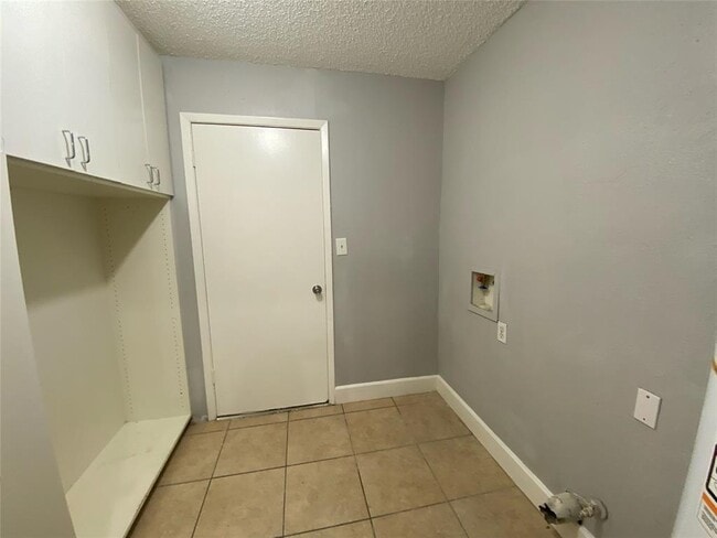 Building Photo - 6502 Briar Terrace Dr