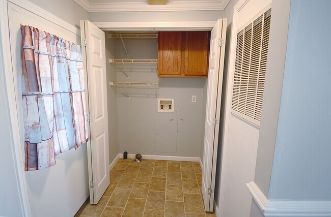 Building Photo - 106 Fishtale Court