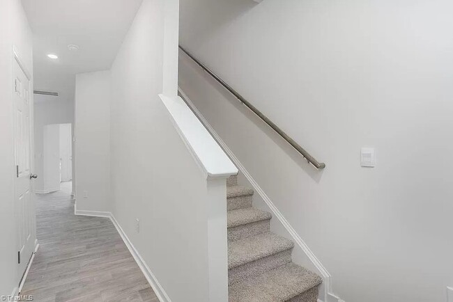 Building Photo - 1154 Evelynnview Ln