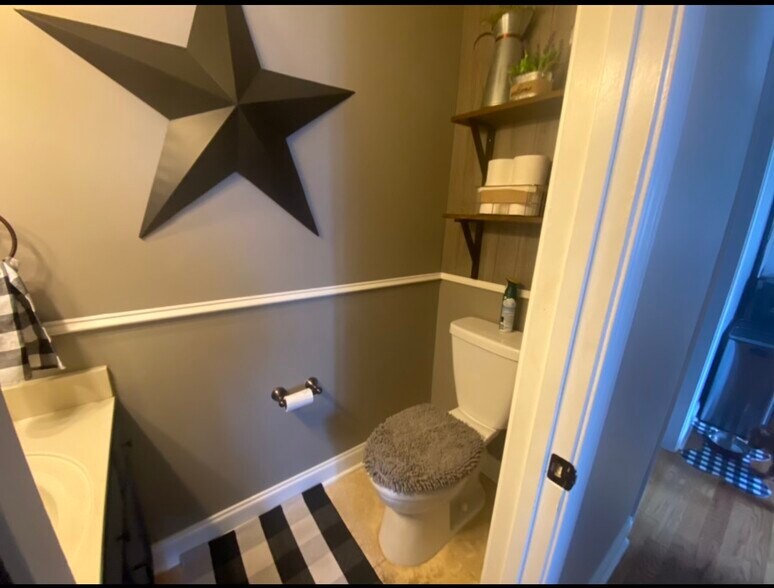 half bath 1 - 25 Mill Stone Dr