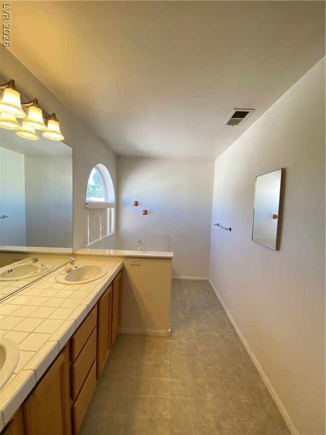 Building Photo - 8328 Sea Glen Dr