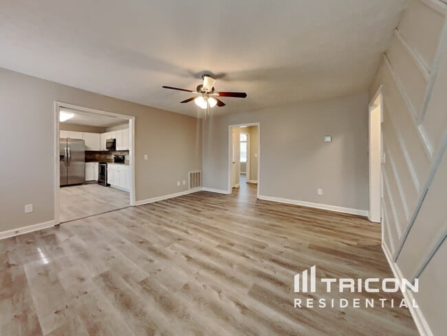 Building Photo - 5099 Marvin Dr