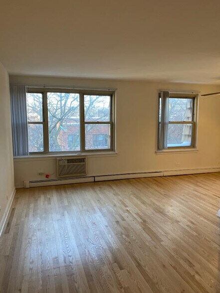 Building Photo - 3710 N Pine Grove Ave