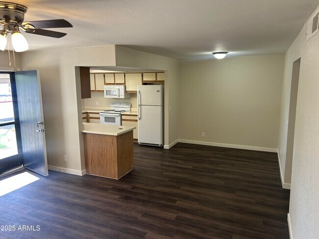 Building Photo - 1444 N Recker Rd