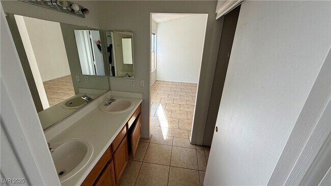 Building Photo - 6041 Spring Harvest Dr