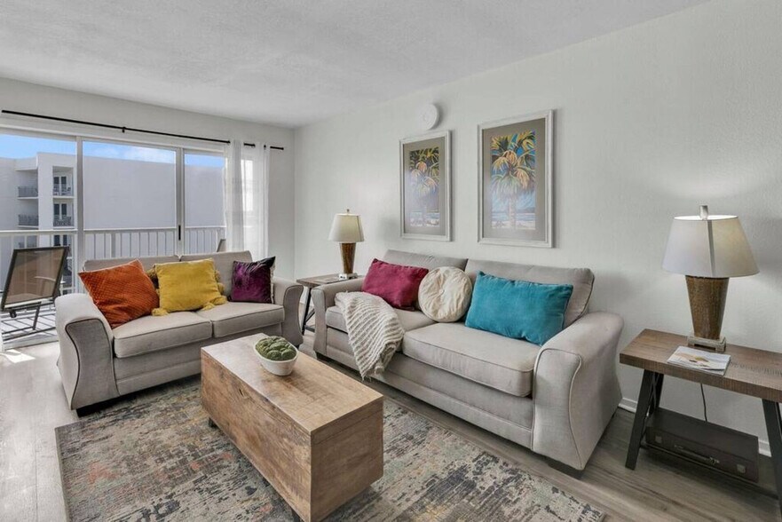 Building Photo - 790 Santa Rosa Blvd