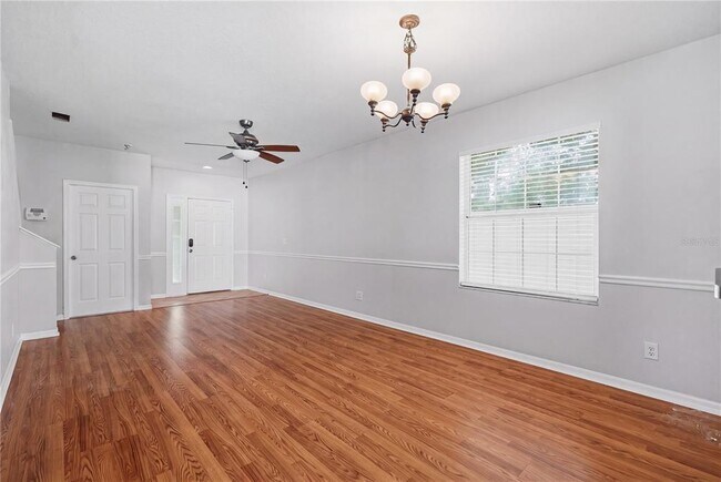 Building Photo - 10215 Lakeside Vista Dr