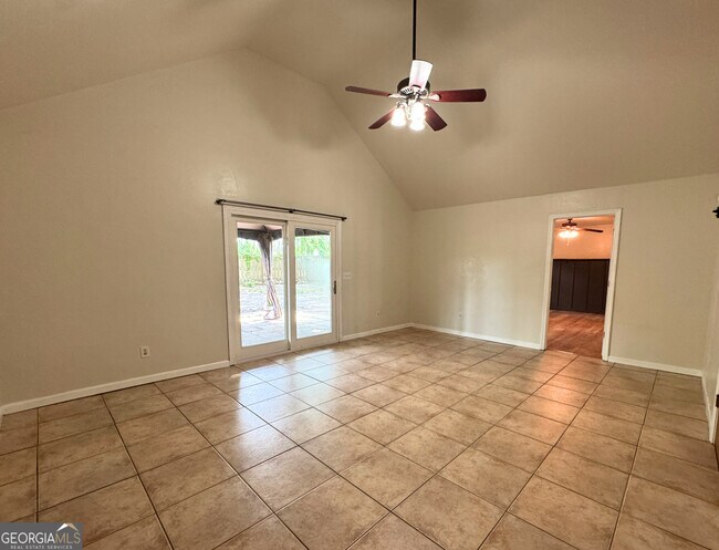 Building Photo - 330 McQueen Cir
