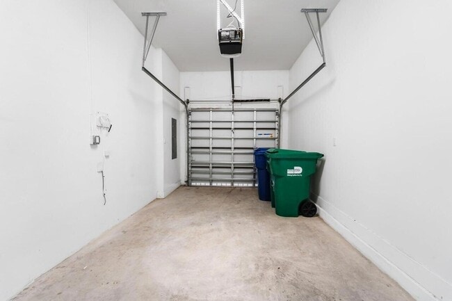 Building Photo - 8173 NW 42nd St