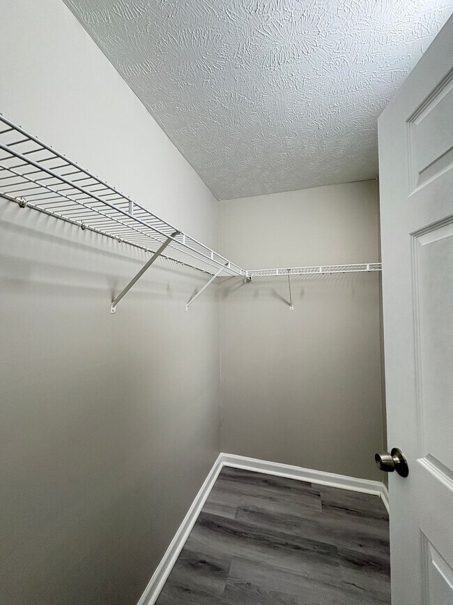 Building Photo - Bellagio Living III