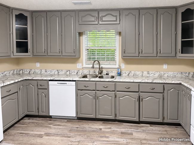 Building Photo - 26530 McLemore Cir