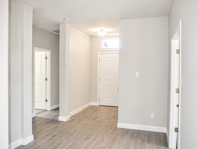 Building Photo - 270 Irish Moss Dr