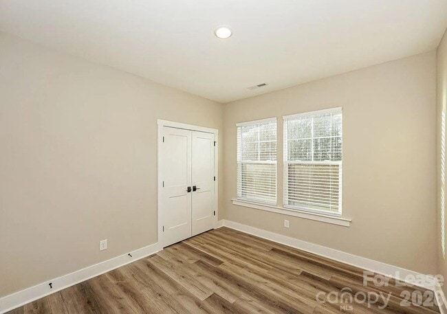 Building Photo - 108 Glencoe Ln