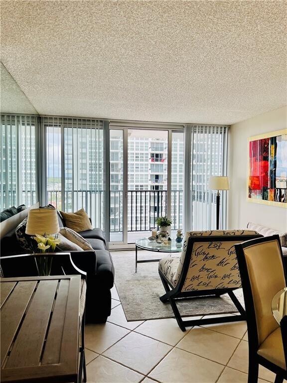 Building Photo - 525 N Ocean Blvd