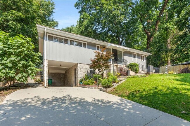 Primary Photo - 2132 Fairway Cir NE