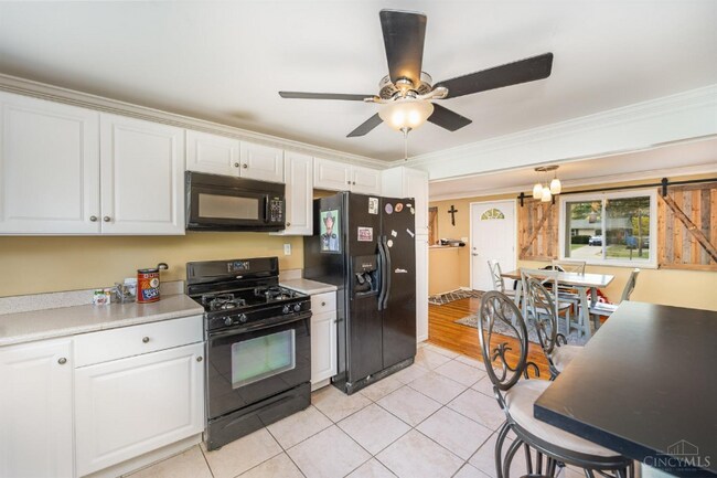 Building Photo - 5676 Mellie Ln