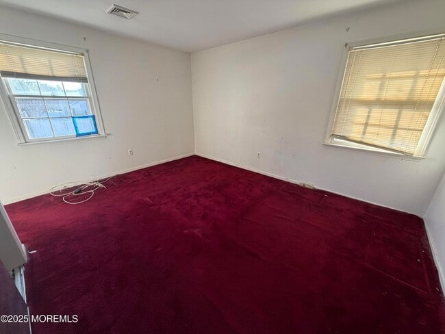 Building Photo - 550 Wall St