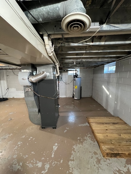 Building Photo - 1510 S 38th St