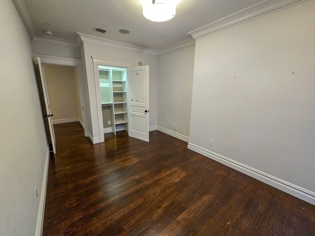 Building Photo - 161 Tudor St