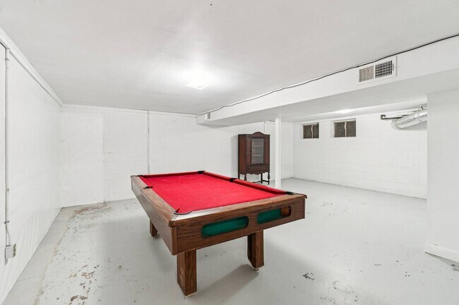 Building Photo - 710 Heatherwood Dr