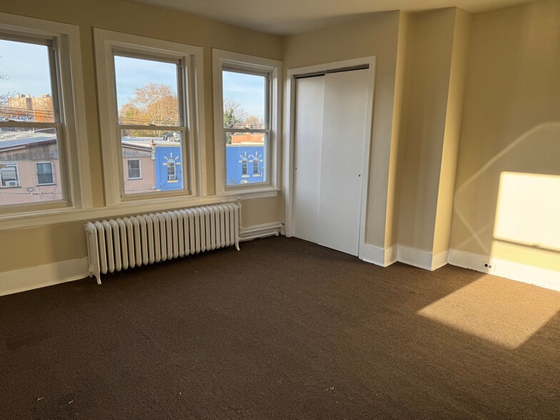 Building Photo - 4524 Springfield Ave