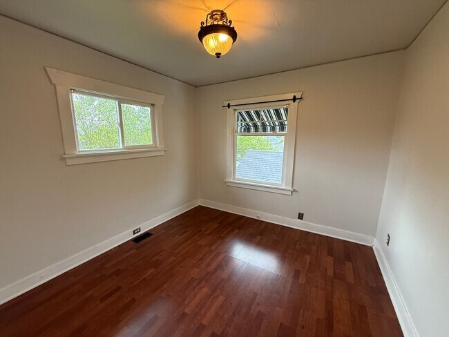Building Photo - Charming 2 bed 1 bath in North Everett
