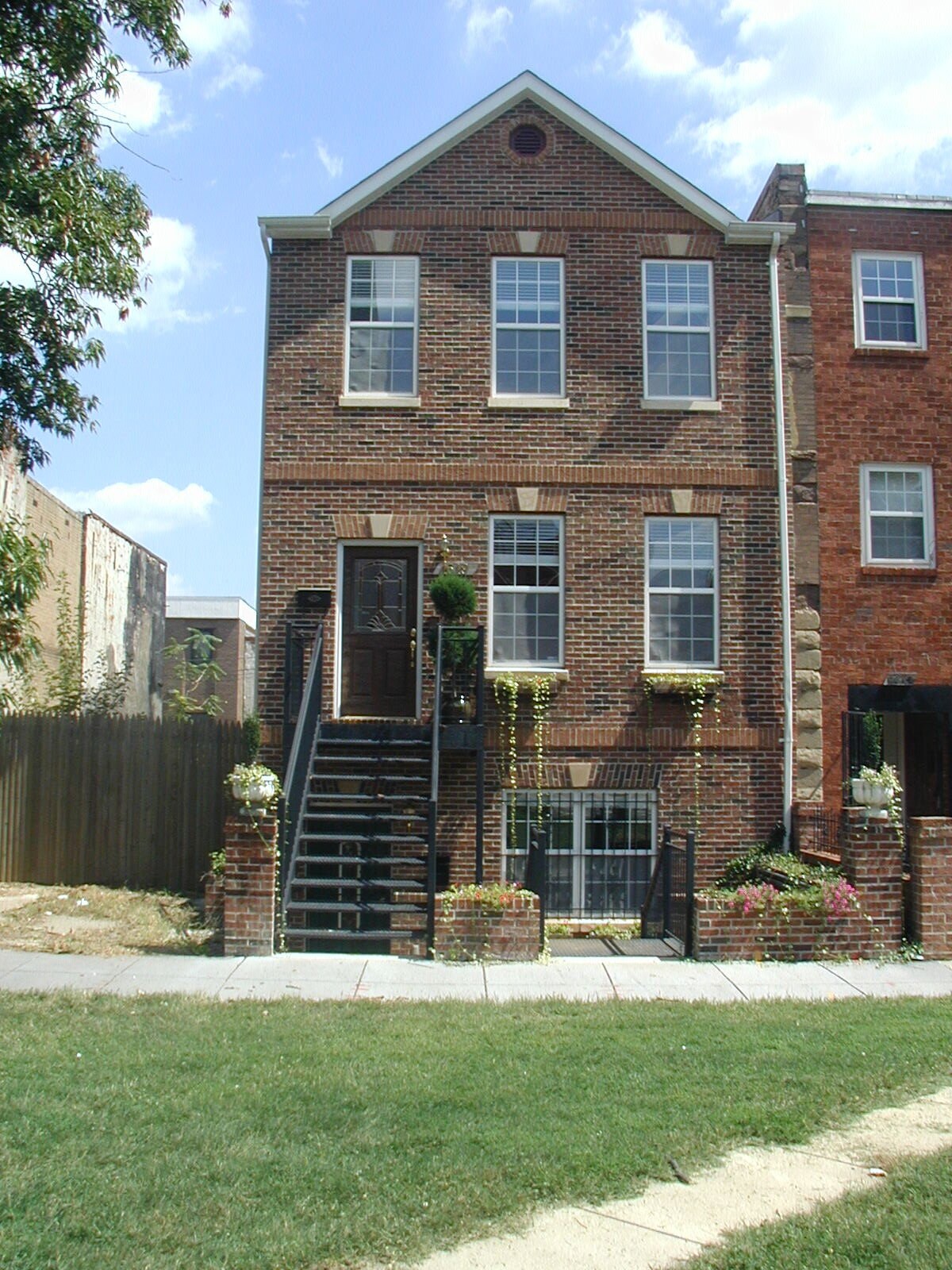 Building Photo - 1619 12th St NW