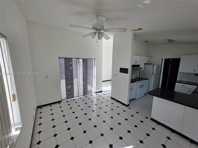 Building Photo - 15564 SW 63rd Ter