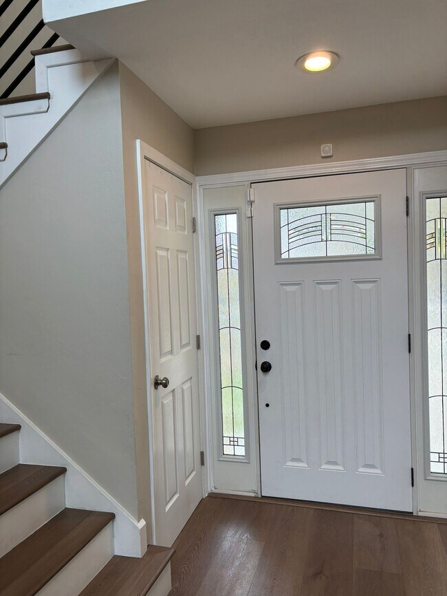 Building Photo - 6311 Benzo Dr