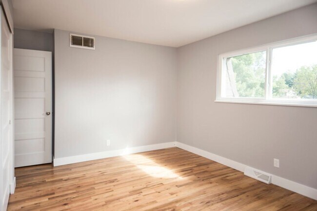 Building Photo - 2809 Stanford Rd