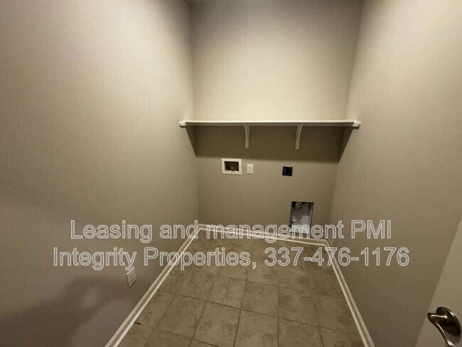 Building Photo - 115 Rue Chateau Royal Dr