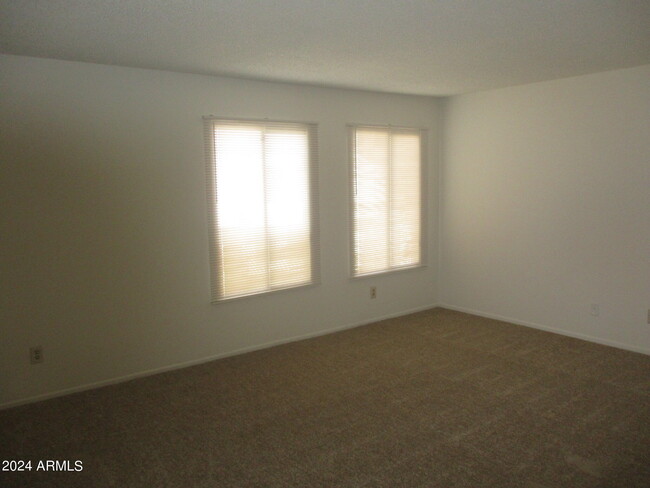 Building Photo - 6557 S La Rosa Dr