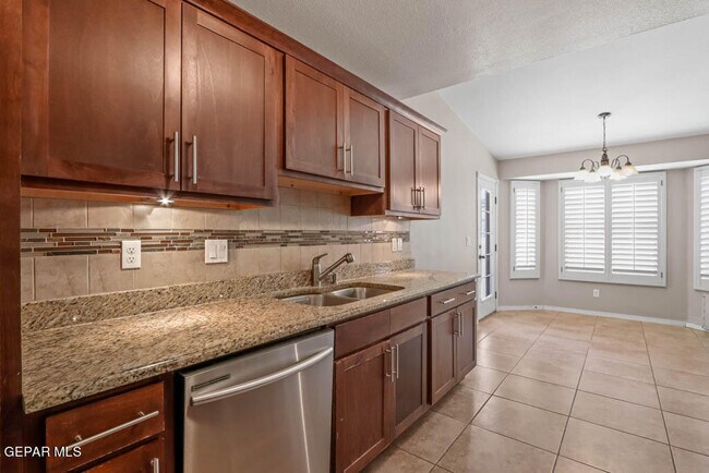 Building Photo - 7000 Long Meadow Dr