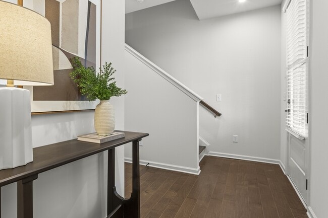 Building Photo - 718 Needletail Way