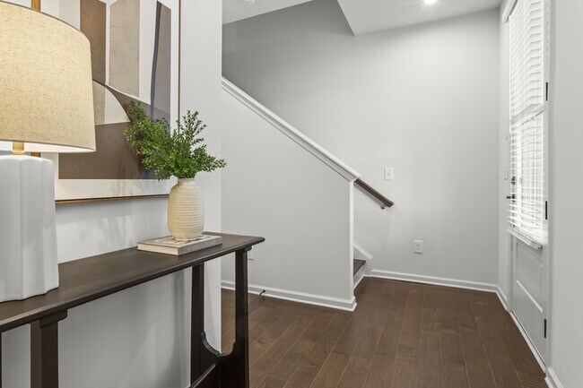 Building Photo - 718 Needletail Wy